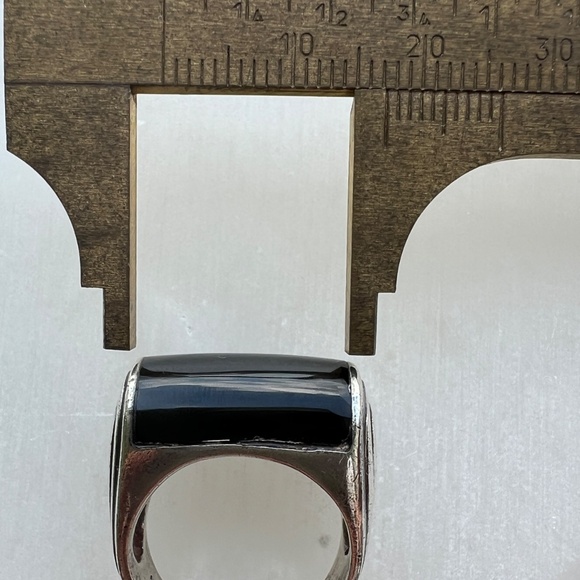 Vintage 1980s Sterling Silver & Onyx Ring Bold Design - Statement Ring Size 7 - Picture 11 of 13